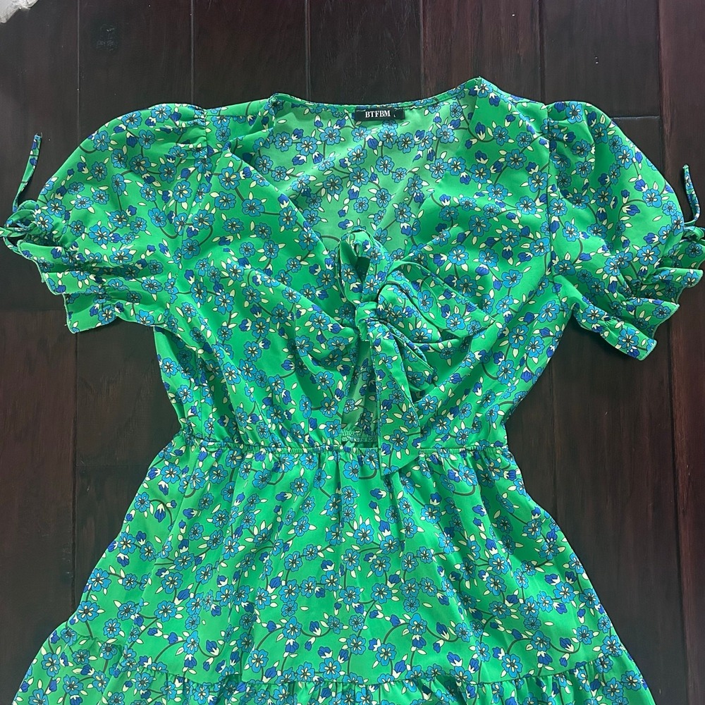 BTFBM Green Floral Maxi Dress Short Sleeve Tie Front V-Neck Size L Cottagecore